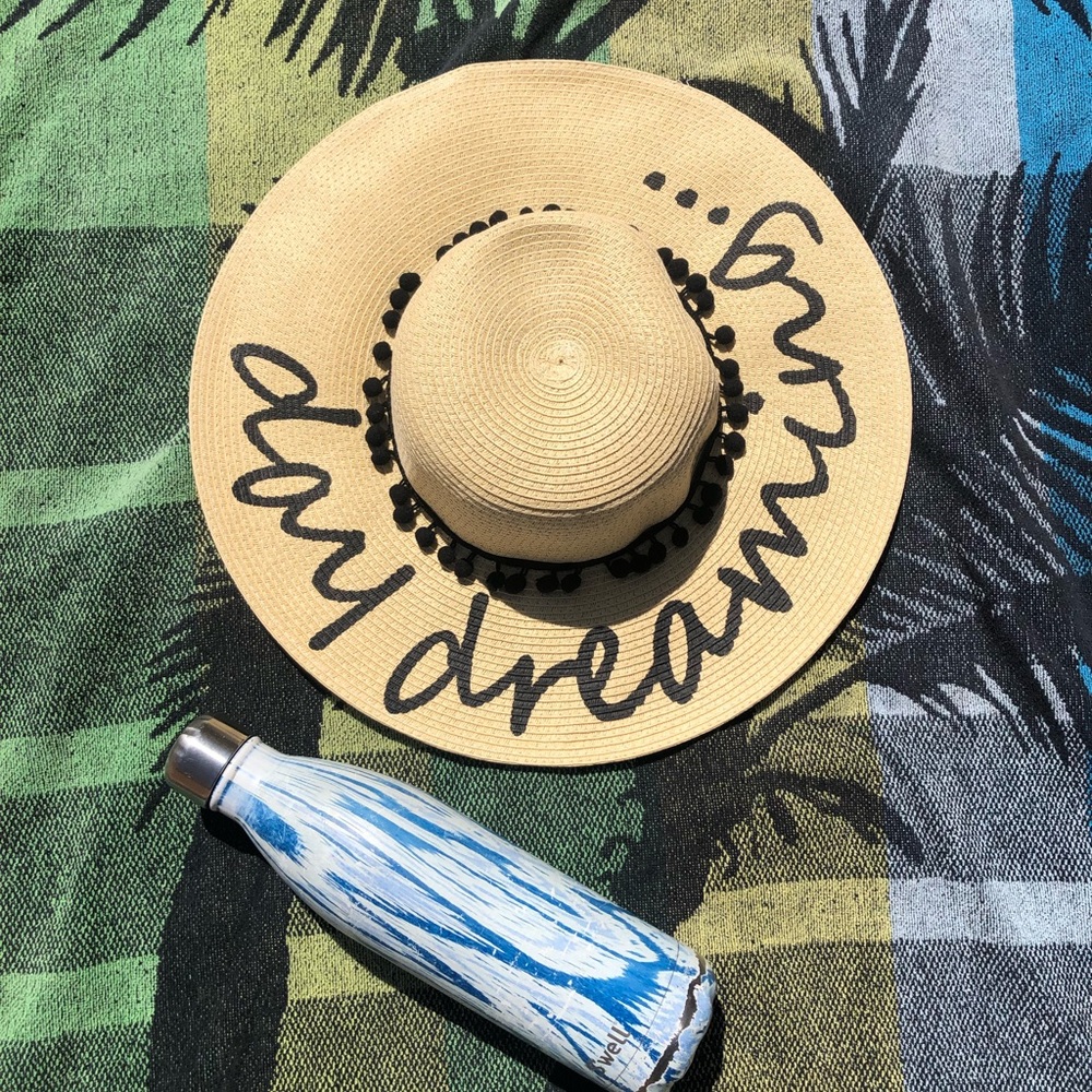 NWOT August Hats Daydreaming beach hat